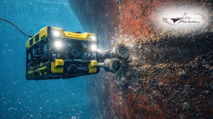 ROV hull cleaning