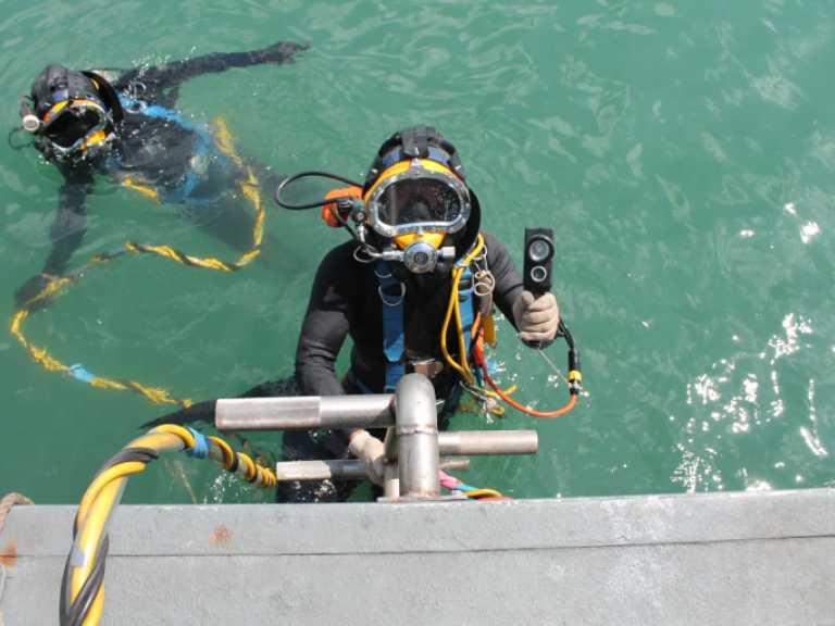 Underwater diver (2)